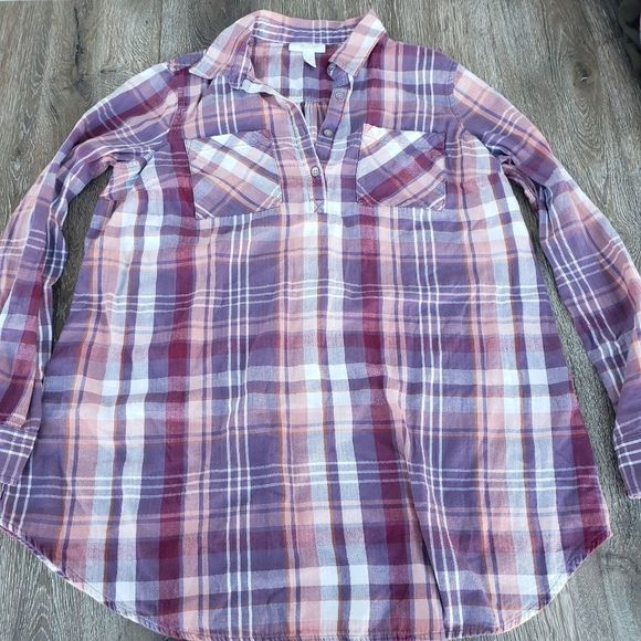 Liz Lange for Target Tops - Liz Lange Plaid Maternity Top Size Small